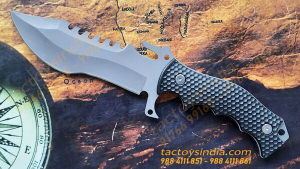 Outdoor Special Edition Tracker Knife Full tang Construction Serrated