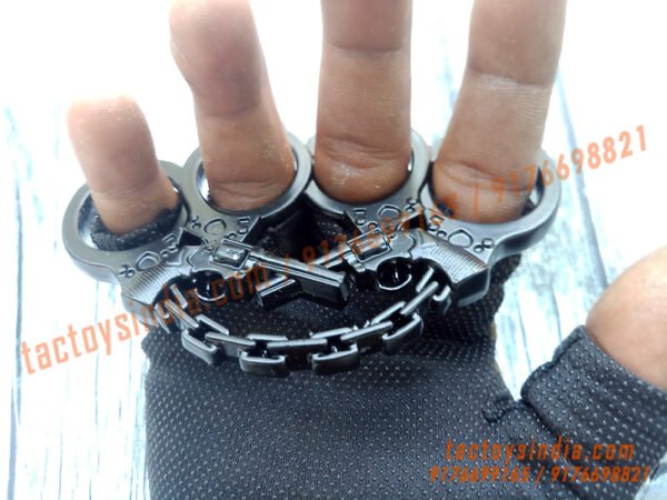 Antique-Hand-Cuffs-and-Revolver-Black-Colour-Thick-Metal-knuckleduster-Safety-Punch-Tactical-Self-defen