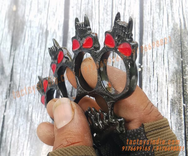 Black-Vampire-Sharp-Devil-Toothed-Fist-Knuckle-Duster-Sturdy-Close-Combat-Melee-Weapon-India